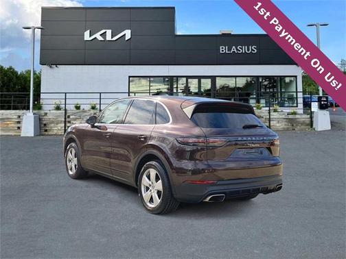 2022 Porsche Cayenne Base