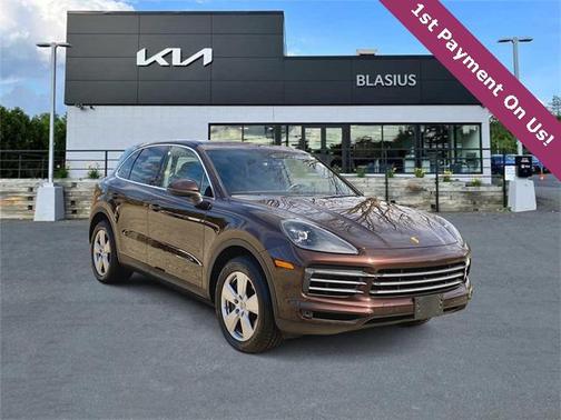 2022 Porsche Cayenne Base