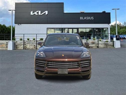 2022 Porsche Cayenne Base