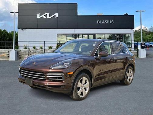 2022 Porsche Cayenne Base