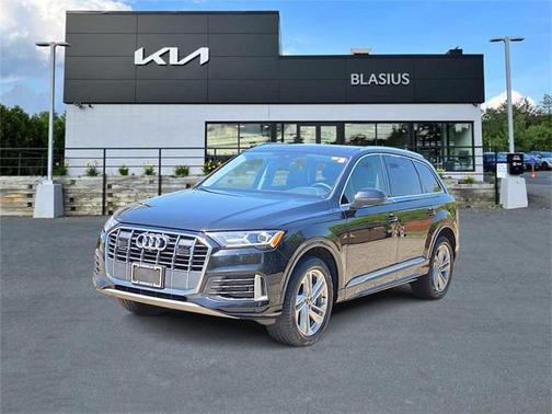 2022 Audi Q7 45 Premium Plus