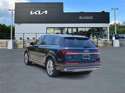 2022 Audi Q7 45 Premium Plus