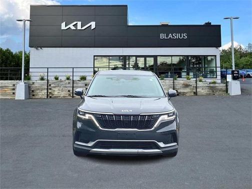 2023 Kia Carnival LX