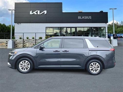2023 Kia Carnival LX