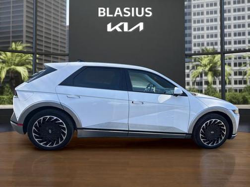 Atlas White 2023 Hyundai IONIQ 5 Limited