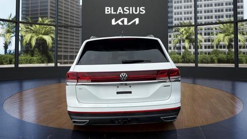 2025 Volkswagen Atlas 2.0T SE w/Technology 4MOTION