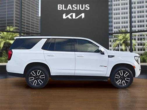 2023 GMC Yukon 4WD AT4