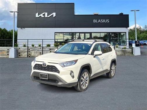 2021 Toyota RAV4 XLE Premium