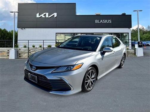 2023 Toyota Camry Hybrid XLE