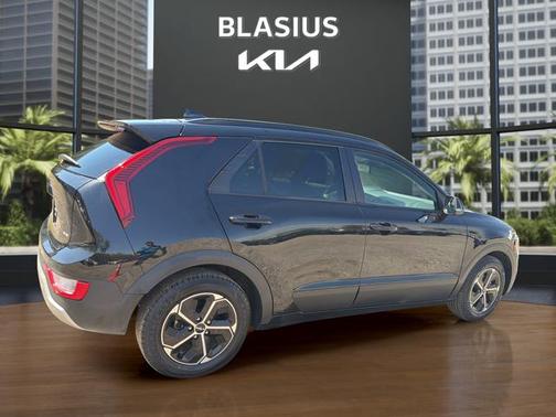 Aurora Black Pearl 2023 Kia Niro EX