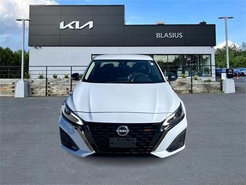 2023 Nissan Altima SR FWD