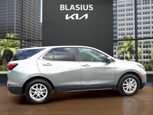 Sterling Gray Metallic 2024 Chevrolet Equinox 1LT