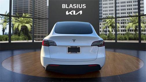 2024 Tesla Model Y Long Range Dual Motor All-Wheel Drive