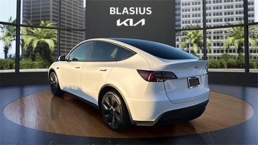 2024 Tesla Model Y Long Range Dual Motor All-Wheel Drive