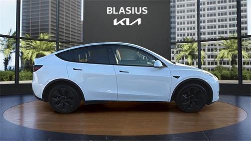 2024 Tesla Model Y Long Range Dual Motor All-Wheel Drive