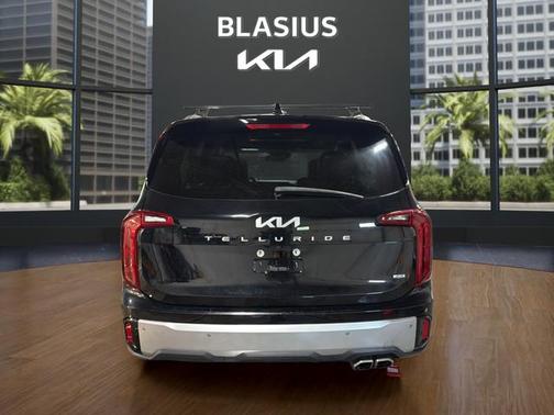 Ebony Black 2023 Kia Telluride S