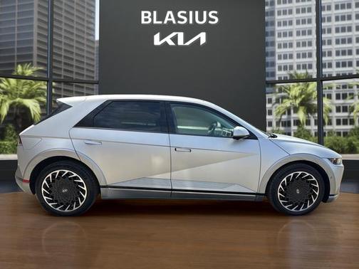 Gravity Gold (Matte Gold) 2024 Hyundai IONIQ 5 Limited