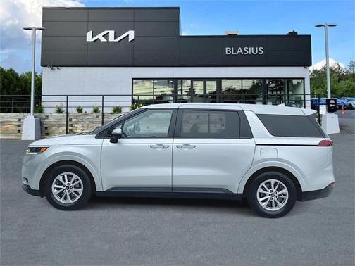 2022 Kia Carnival LXS