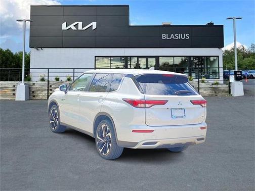 2023 Mitsubishi Outlander PHEV SE S-AWC
