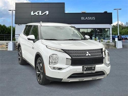 2023 Mitsubishi Outlander PHEV SE S-AWC