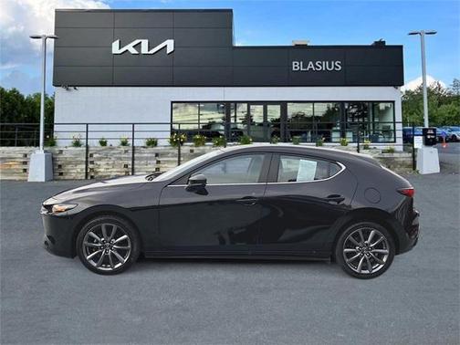 2022 Mazda Mazda3 FWD w/Preferred Package