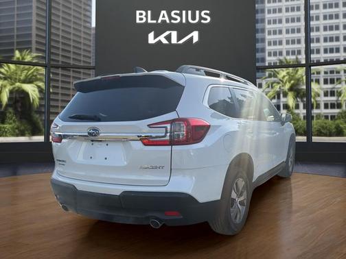 Crystal White Pearl 2024 Subaru Ascent Premium 7-Passenger