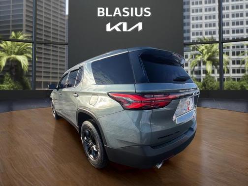 2022 Chevrolet Traverse LT Cloth