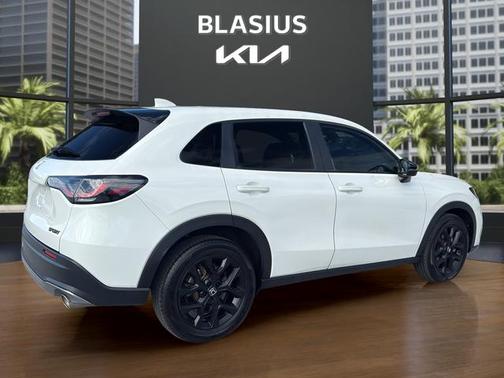 Platinum White Pearl 2025 Honda HR-V AWD Sport