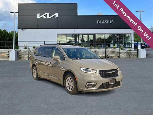 2022 Chrysler Pacifica Touring L