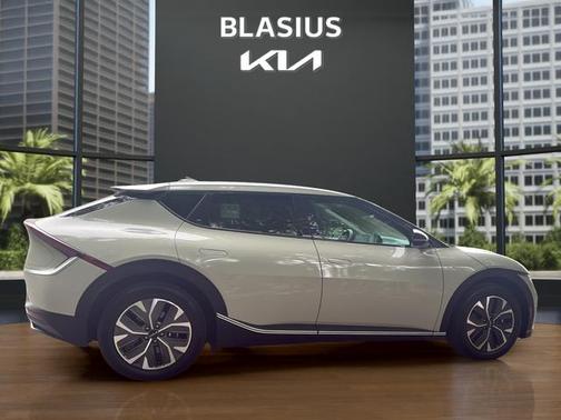 Glacier 2024 Kia EV6 Light Long Range