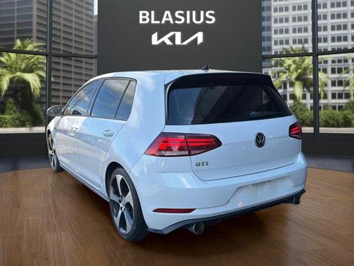 2018 Volkswagen Golf GTI 2.0T S 4-Door