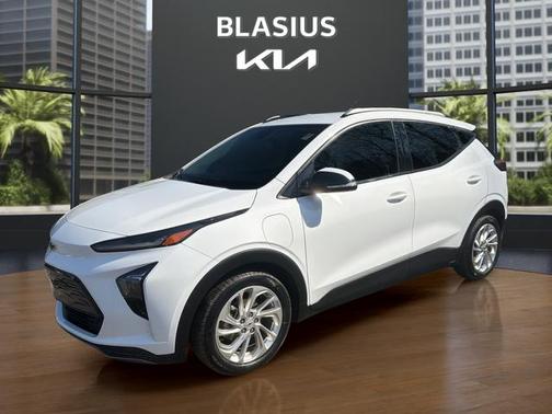 Summit White 2023 Chevrolet Bolt EUV FWD LT