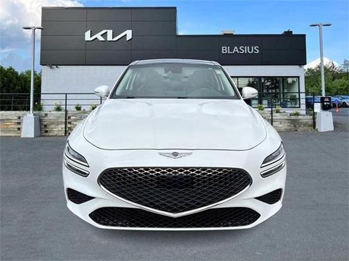2022 Genesis G70 2.0T RWD