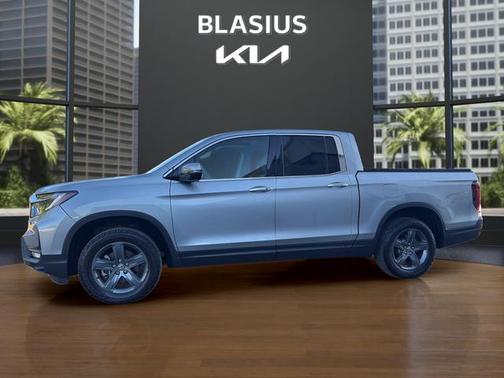 Lunar Silver Metallic 2023 Honda Ridgeline RTL-E