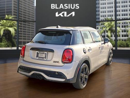 2022 MINI Hardtop Cooper S