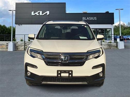 2022 Honda Pilot Touring 8-Passenger