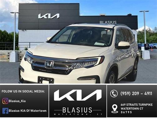 2022 Honda Pilot Touring 8-Passenger