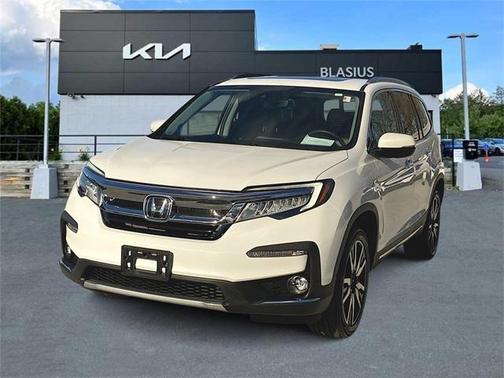 2022 Honda Pilot Touring 8-Passenger