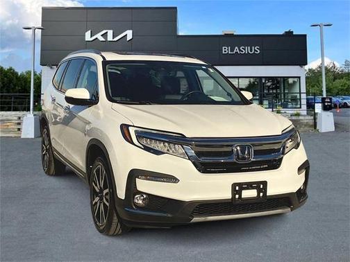 2022 Honda Pilot Touring 8-Passenger