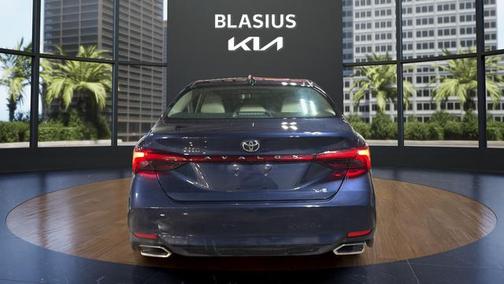 2019 Toyota Avalon XLE