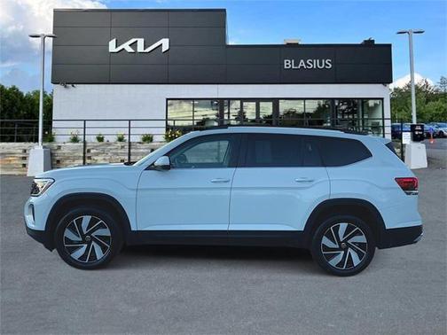 2025 Volkswagen Atlas 2.0T SE w/Technology 4MOTION