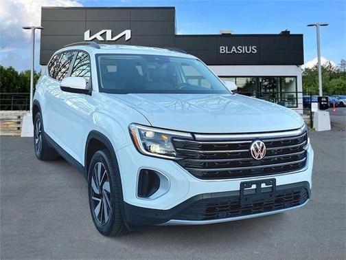 2025 Volkswagen Atlas 2.0T SE w/Technology 4MOTION
