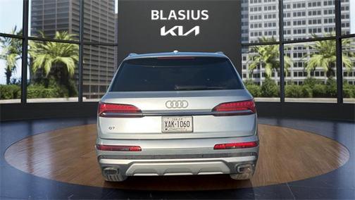 2025 Audi Q7 55 Premium Plus