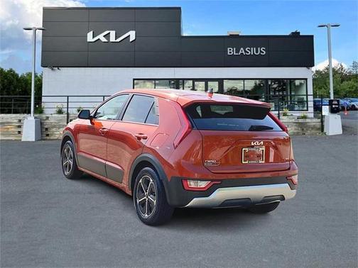 2023 Kia Niro LX