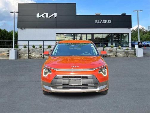2023 Kia Niro LX
