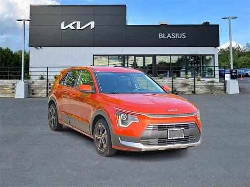 2023 Kia Niro LX