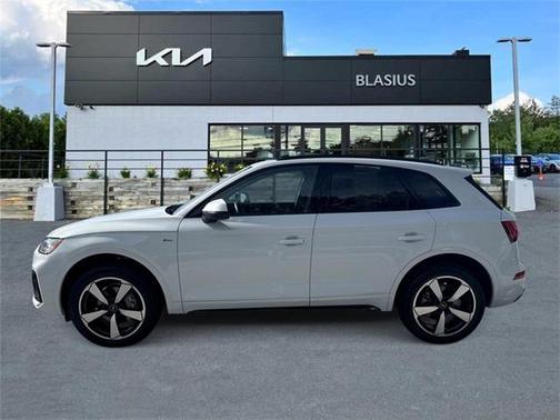 2022 Audi Q5 45 S line Premium Plus