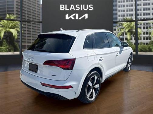 2022 Audi Q5 45 S line Premium Plus