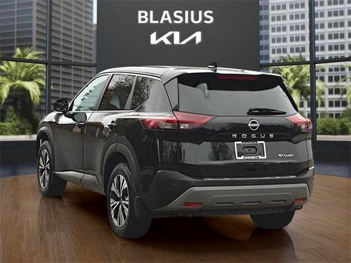 2022 Nissan Rogue SV