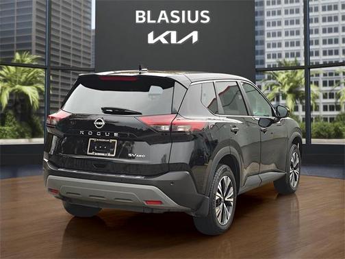 2022 Nissan Rogue SV